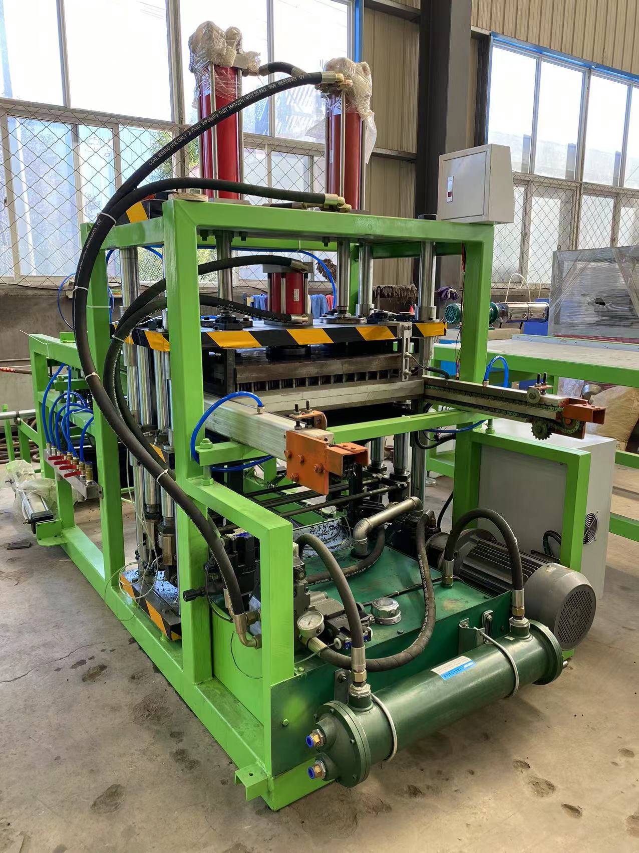 PET Plastic Machine with PE Root Controller Equipment Featuring Motor as Core Component