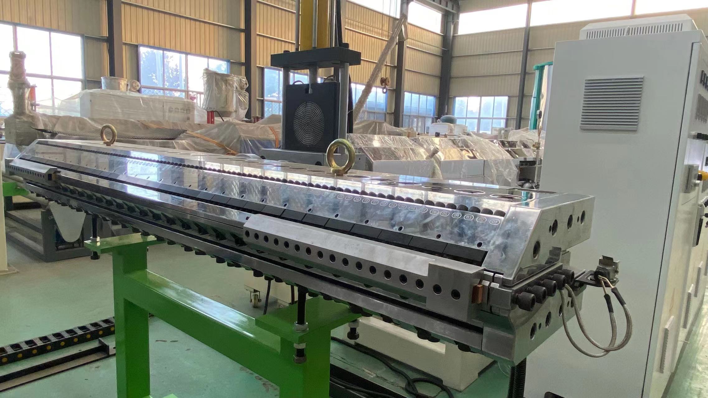 China Factory Durable Erosion Control Geocell Production Machinery